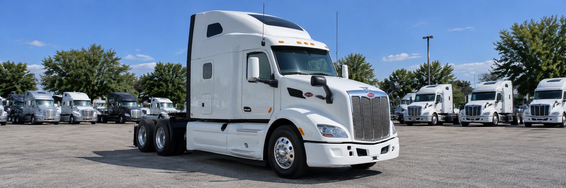 2018 Peterbilt — photo 2 of 4