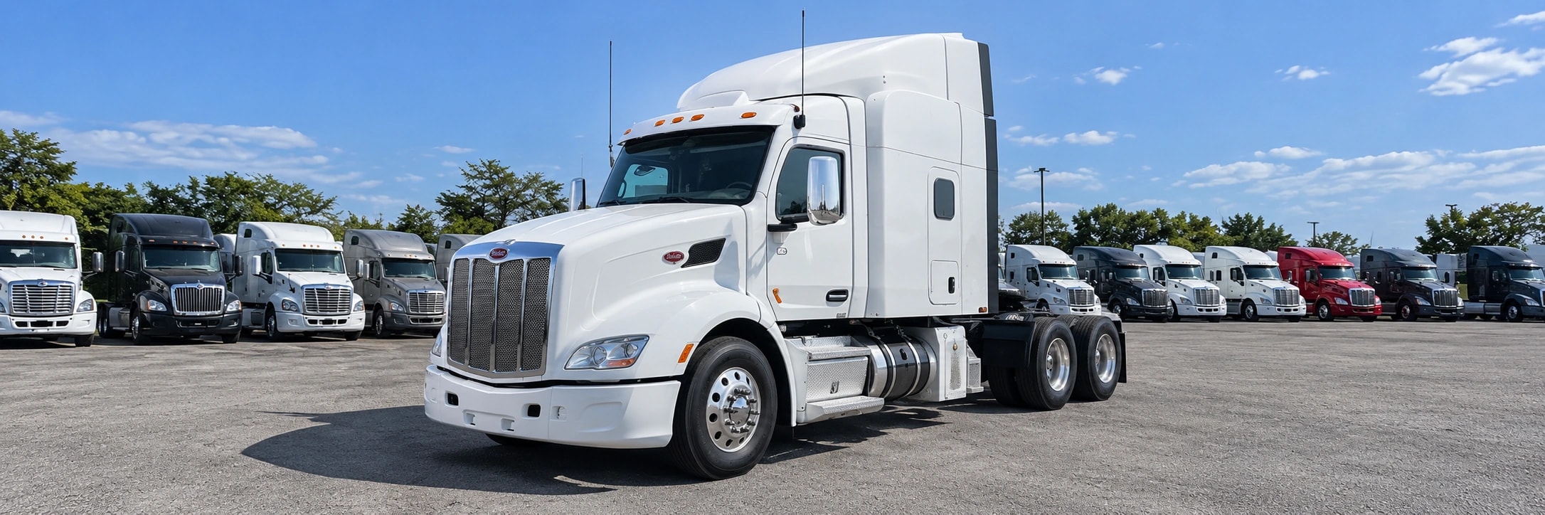 2021 Peterbilt — photo 1 of 4